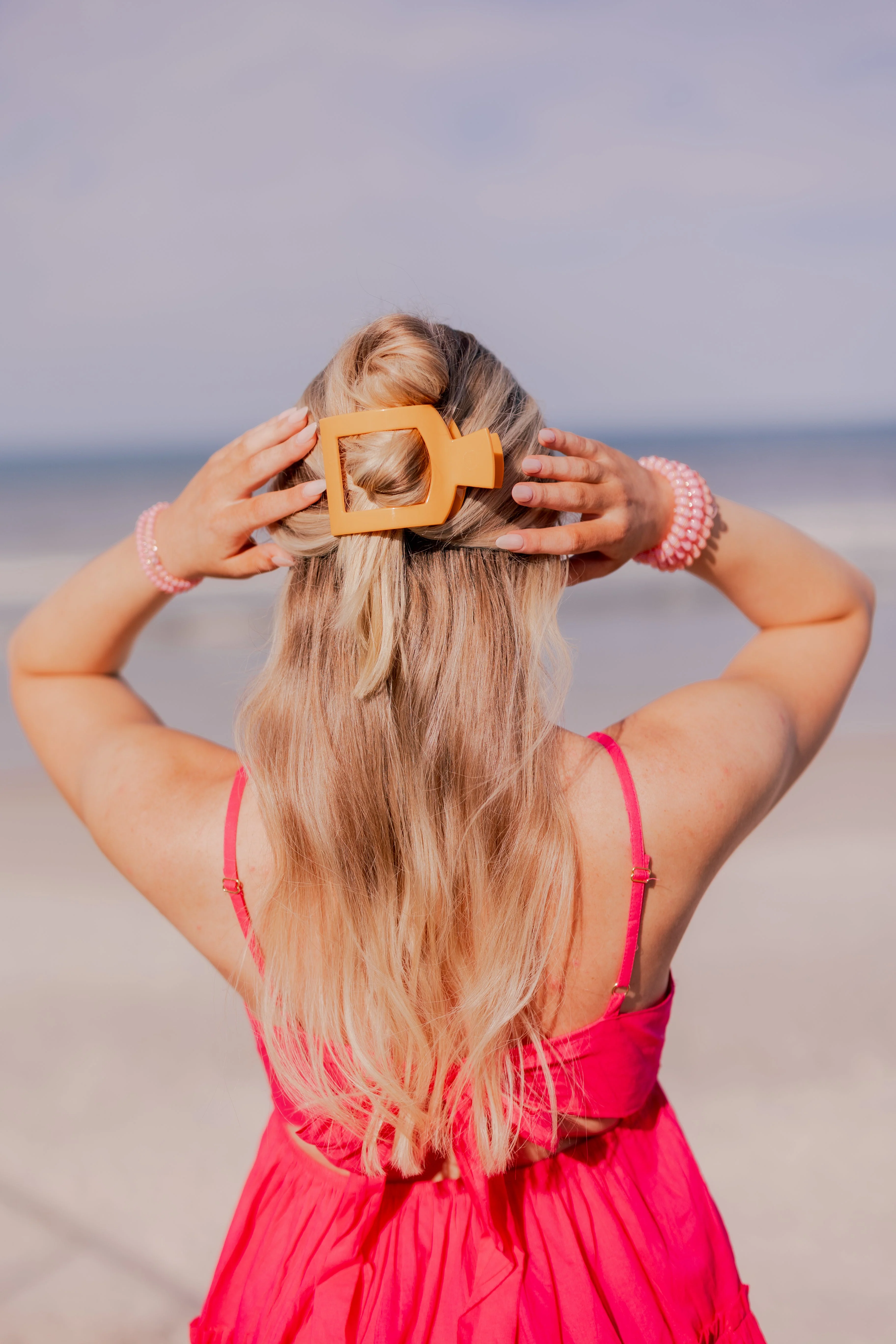 Mango for it! Large Flat Square Hair Clip - Image 4