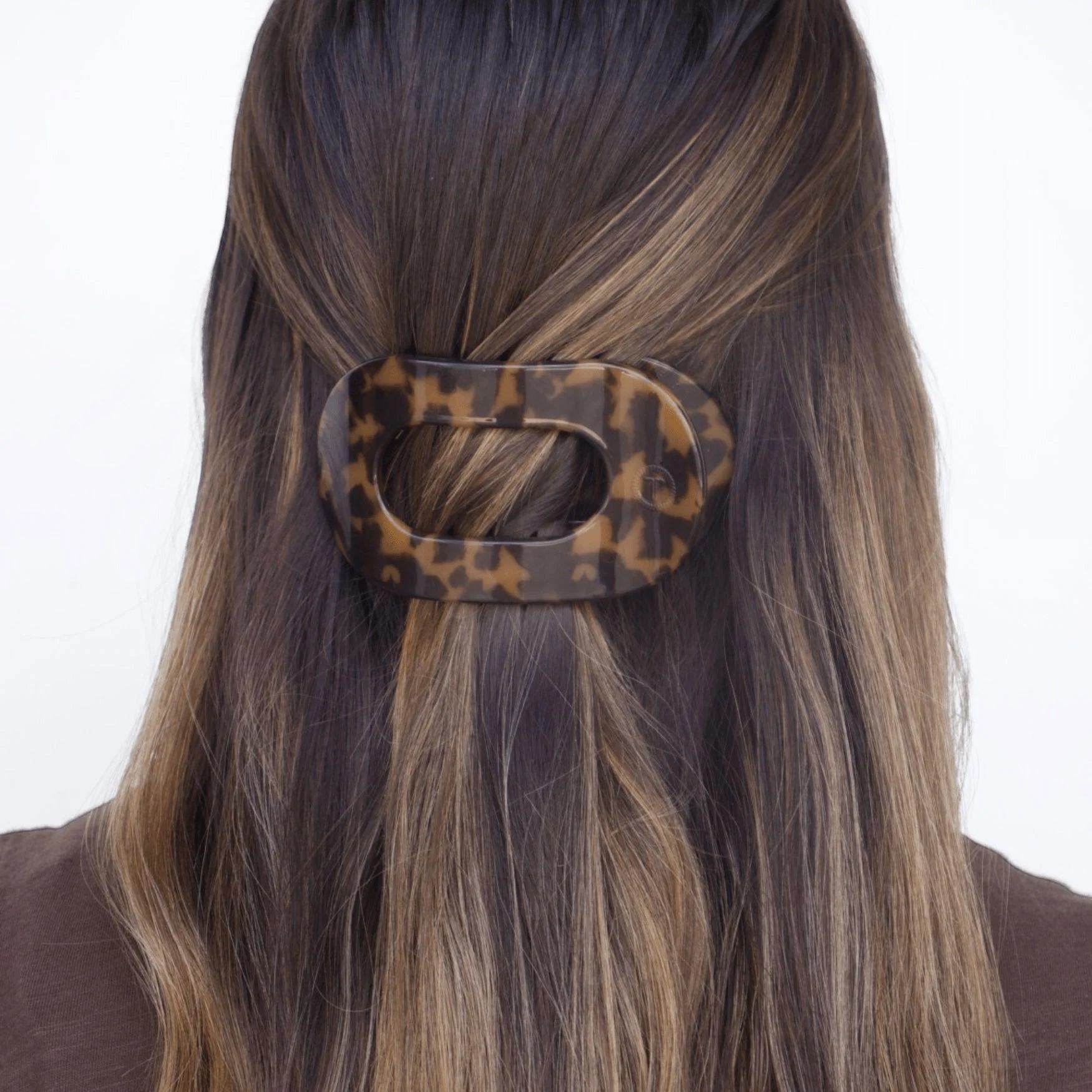 Tortoise Medium Flat Round Hair Clip - Image 4